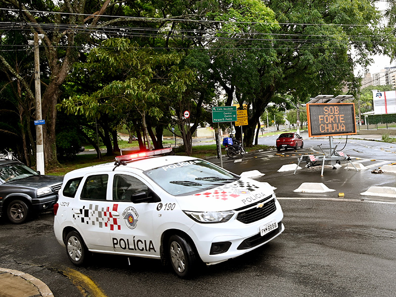 Primeiro reservatório para contenção de inundações na avenida Princesa D'Oeste (foto) será construído na Praça de Esportes Paranapanema