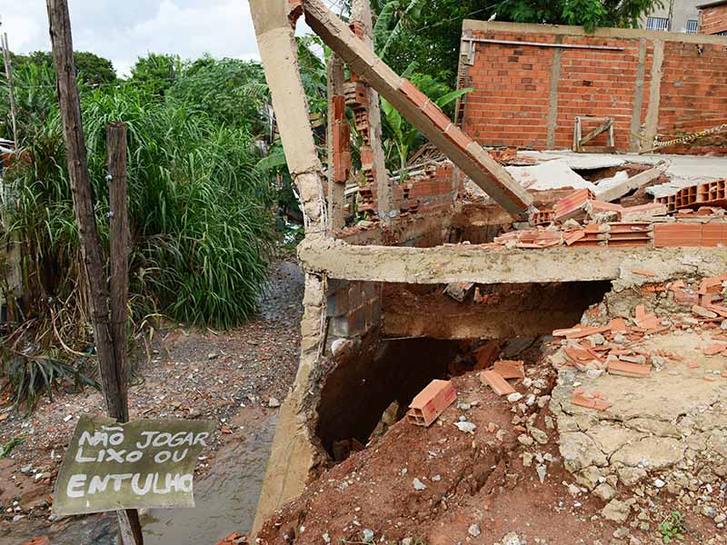 Mesmo casas de concreto foram levadas pela água