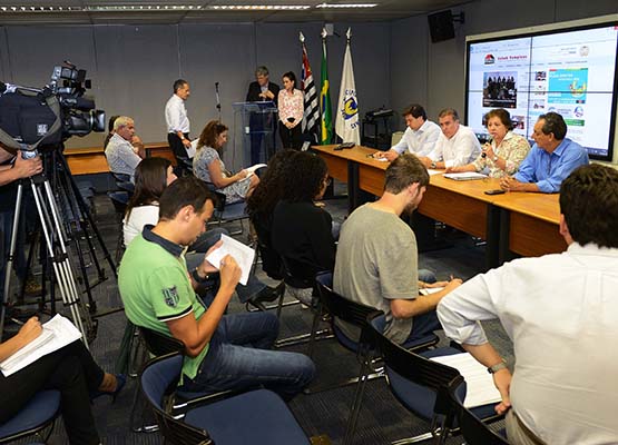 A presidente da Cohab explicou os dados do recadastramento