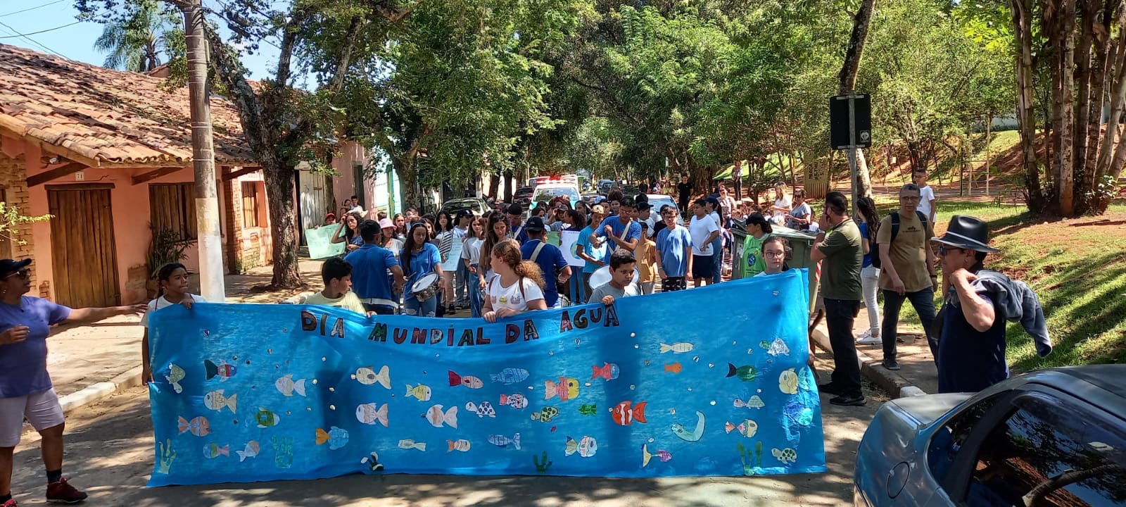 Estudantes em passeata na celebração do Dia da Água no ano passado