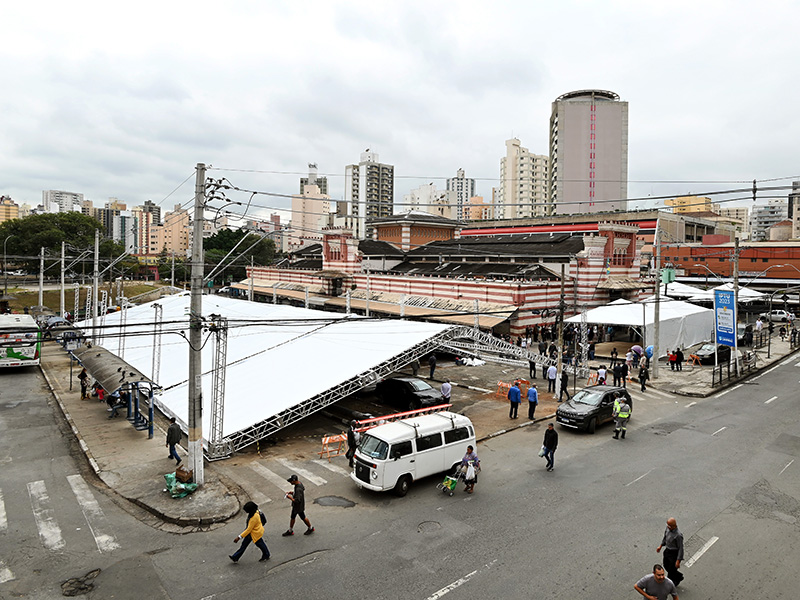 Estrutura externa abrigará permissionários durante reforma