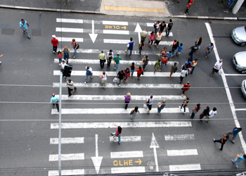 Pedestres na Avenida Francisco Glicério