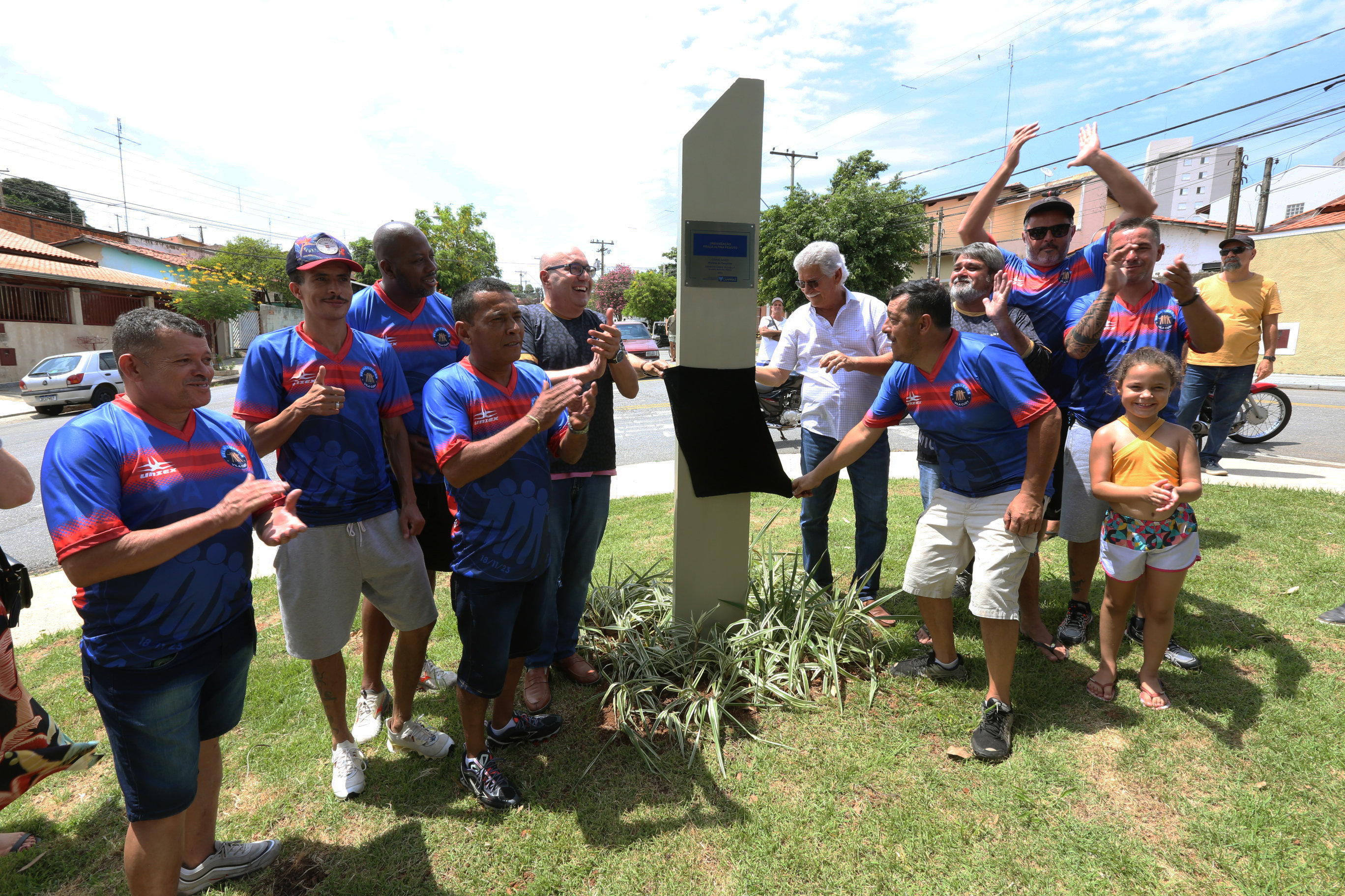 Descerramento da placa da Praça Altina Peixoto