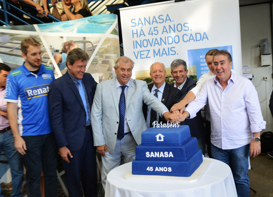 Comemoração teve bolo...