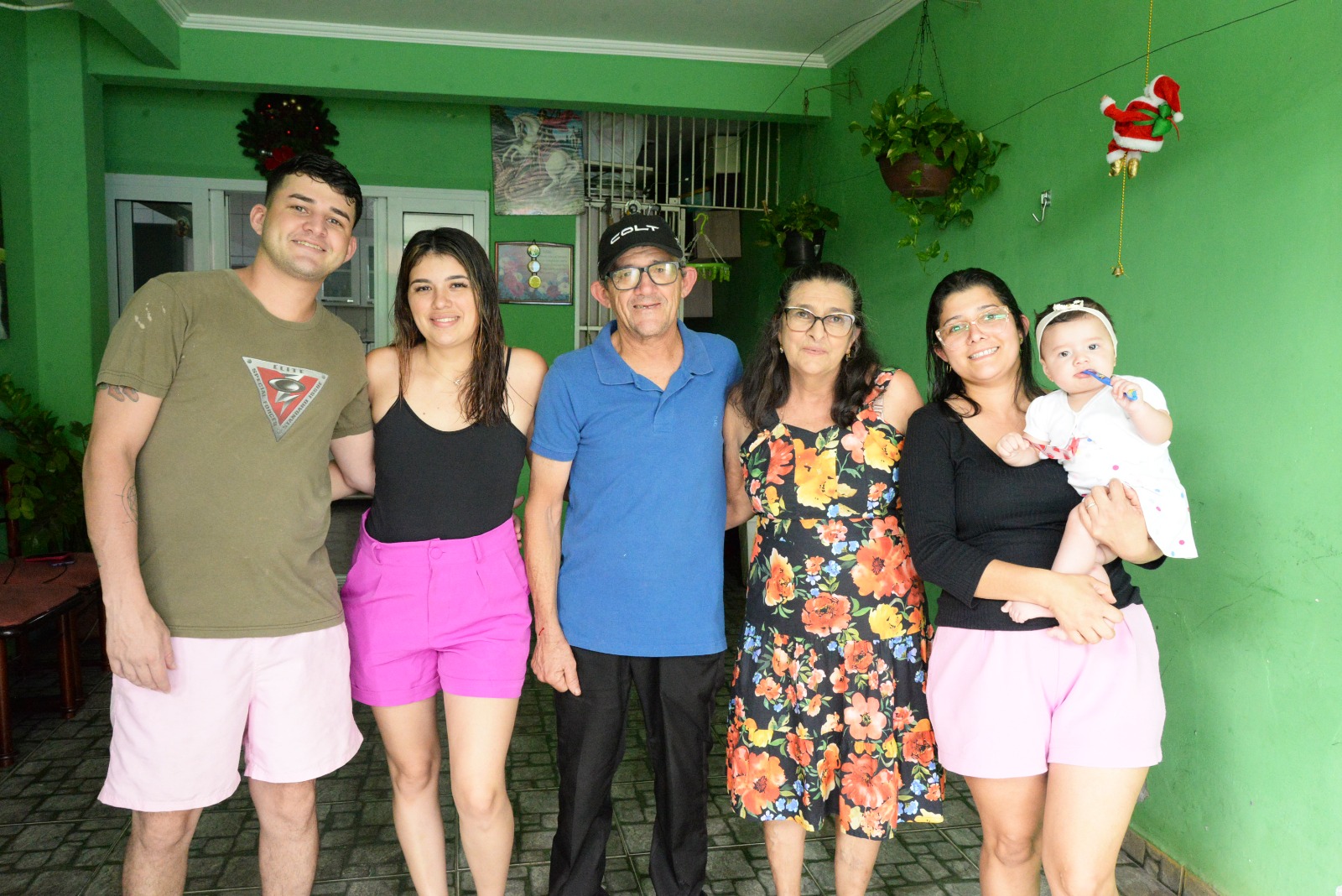 Esposo, filhos e netos de Maria Oneide: uma vida no Santa Mônica