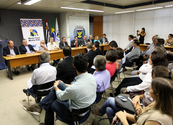 Prefeito se reúne com empresários de construtoras de obras do Minha Casa Minha Vida 
