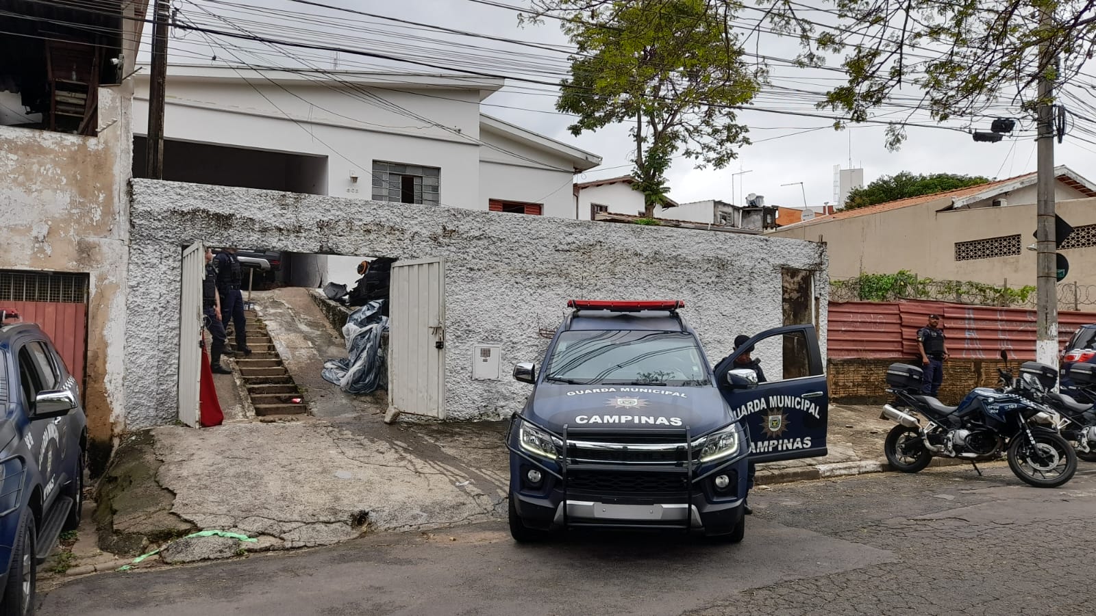 Guardas municipais em ação: cinco pessoas detidas, uma delas procurada por não ter retornado da saída de fim de ano