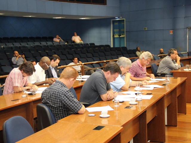 Vereadores analisaram os PLs