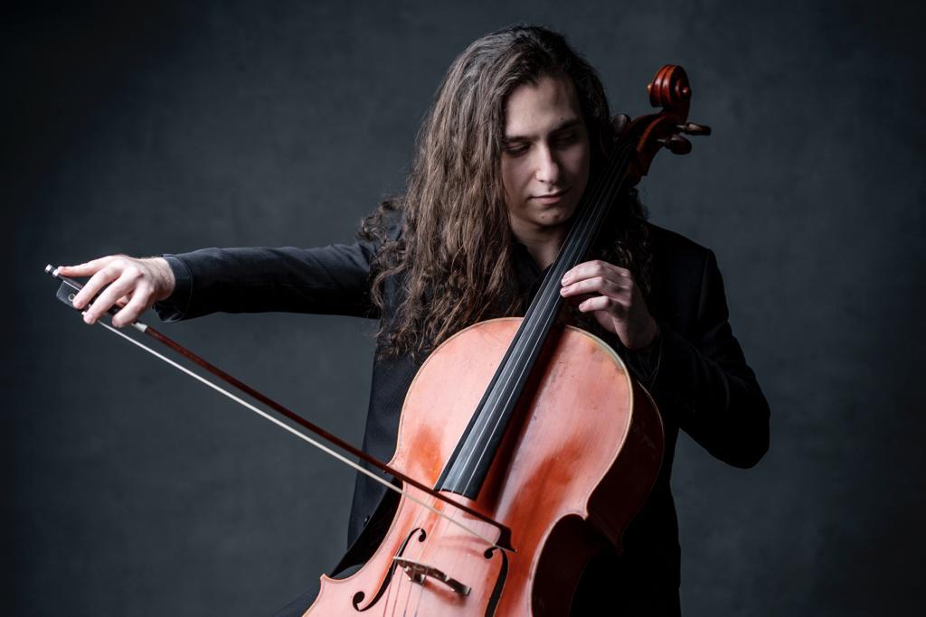 O violoncelista Luiz Fernando Venturelli ganhou recentemente o concurso Victor Elmaleh e foi medalhista no concurso Fischoff