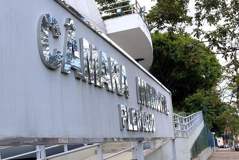 O PL agora segue os trâmites estabelecidos pela Câmara Municipal, que conta, além das votações, com audiência pública
