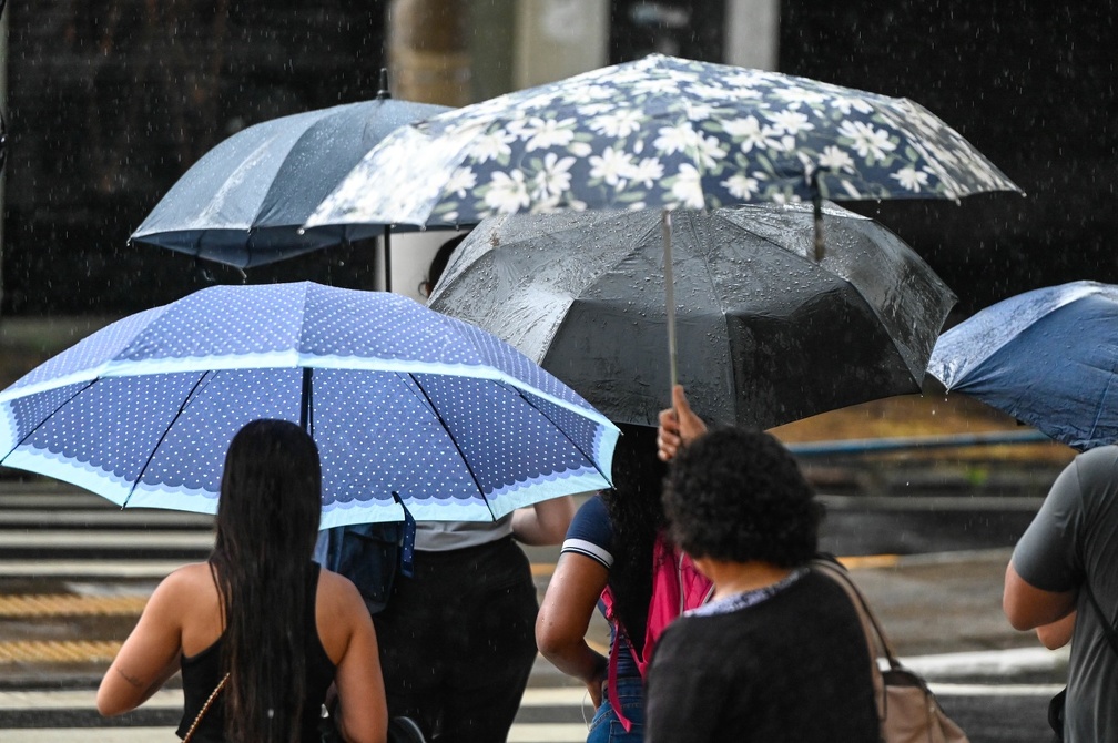 Rogério Capela É importante ficar atento aos avisos sobre locais propícios a alagamentos, que podem inundar mesmo com chuvas de curta duração