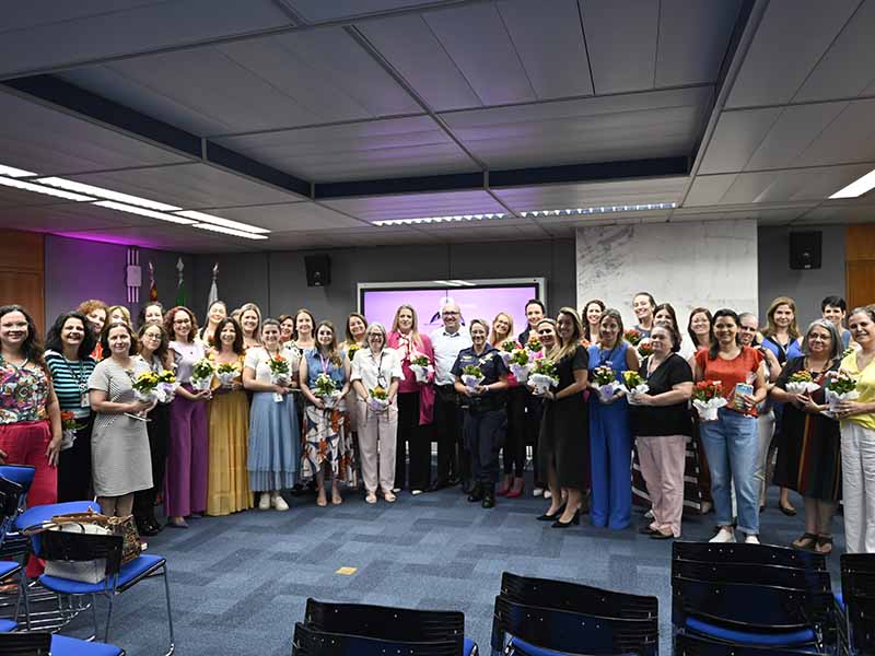 Encontro foi na tarde do Dia Internacional da Mulher