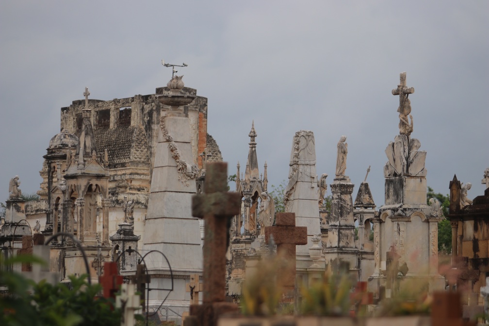 Famílias agora podem dispor de serviço padronizado e com preço uniformizado para reforma de túmulos e sepulturas