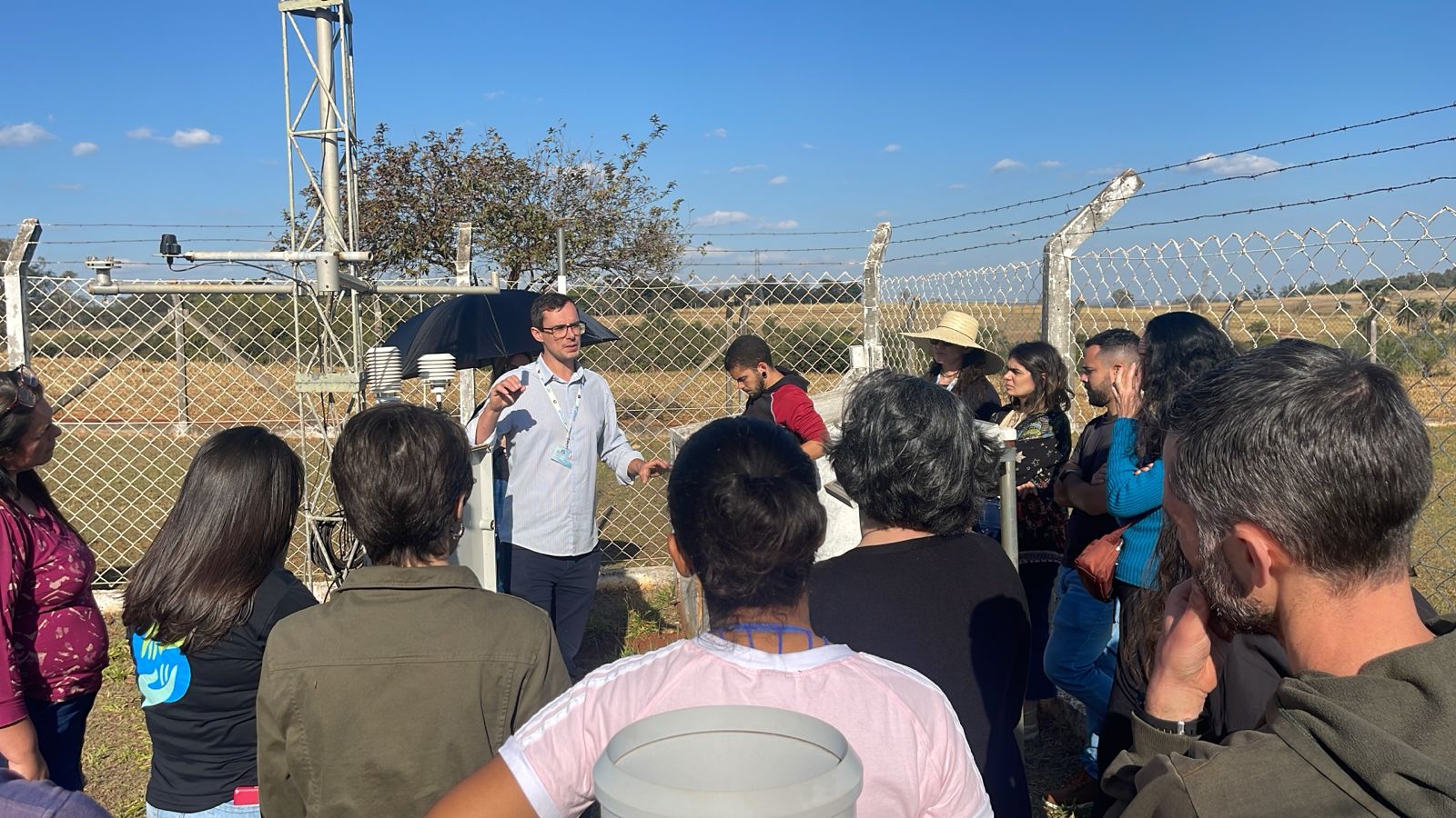 Divulgação Educadores das redes municipal e estadual em atividade de campo com o meteorologista Bruno Kabke Bainy