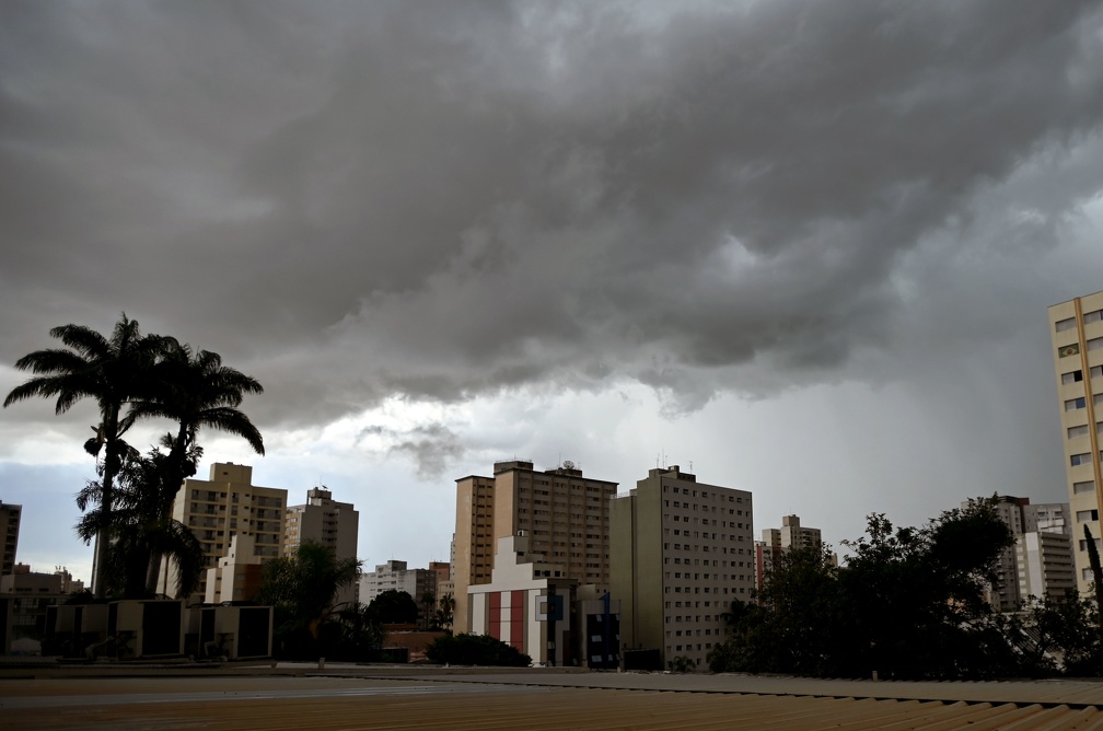 Até domingo, previsão diz que pode chover cerca de 200 milímetros na região de Campinas