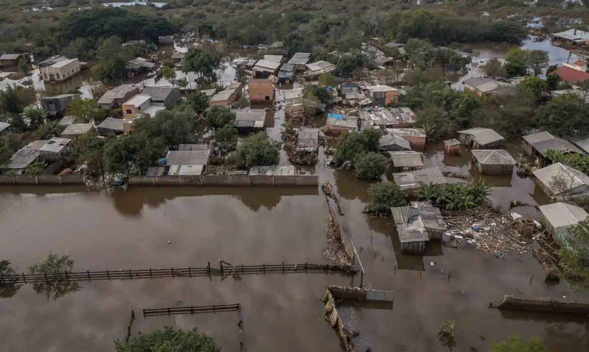 Fortes chuvas causaram estragos em 469 municípios gaúchos