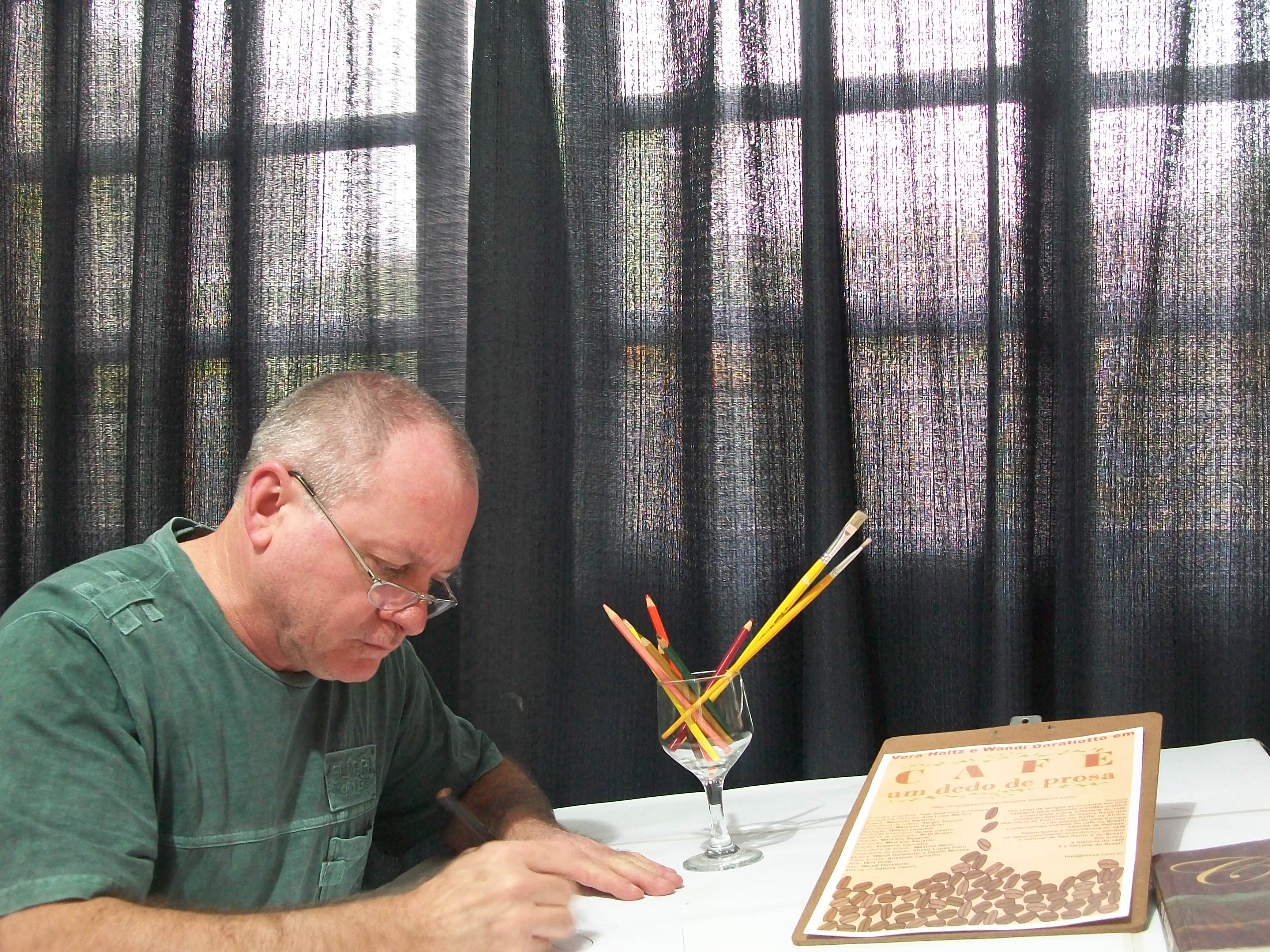 Programação segue até 26 de abril com sessões de cinema com acessibilidade, experiências com projetores em 16mm e 35mm, rodas de conversa e apresentações musicais