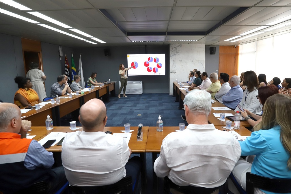 Reunião nesta quinta-feira, 21, definiu a estratégia da Prefeitura no enfrentamento da dengue