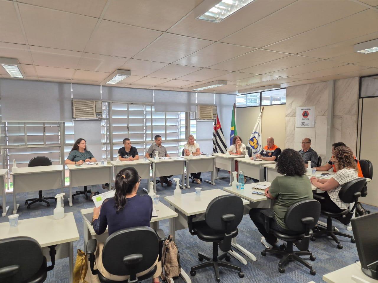 Divulgação Com membros das secretarias de Governo, Saúde e Relações Institucionais, Comitê vai elaborar uma agenda para iniciar as capacitações dos voluntários