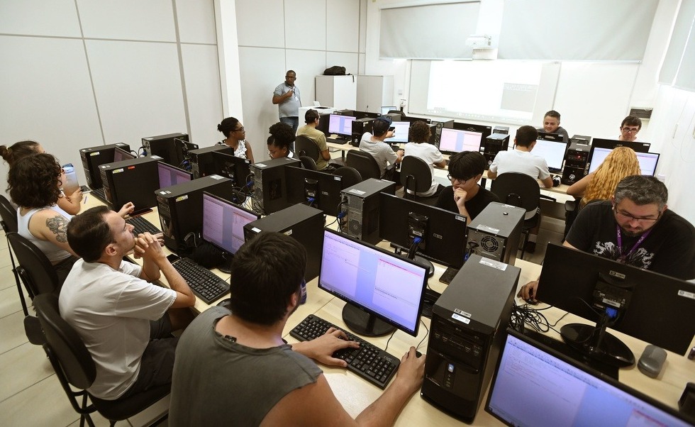Carlos Bassan/PMC Os cursos são realizados em parceria com as escolas Qualificamax, DG Cursos, Ibragesp (Instituto Brasileiro de Gestão e Ensino), Microlins, Softex e All Net