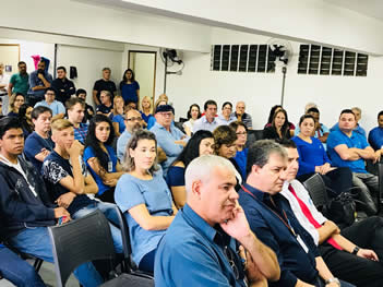 Funcionários ouvem palestra sobre saúde