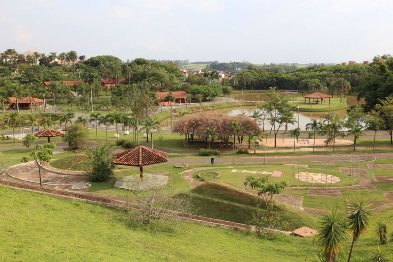 O Parque das Águas ocupa uma área de 100 mil metros quadrados