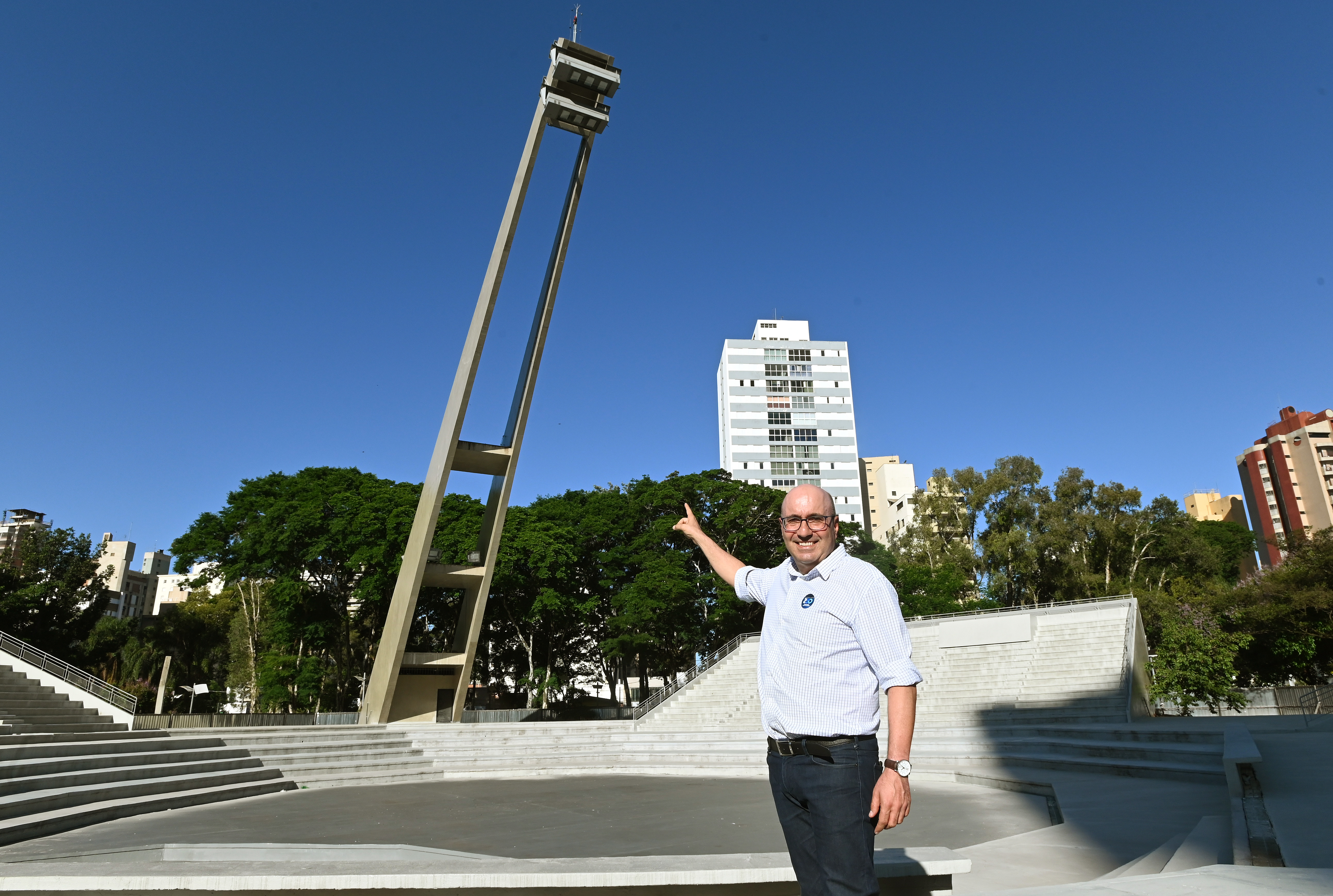 Prefeito Dário Saadi mostra intervenções no Centro de Convivência