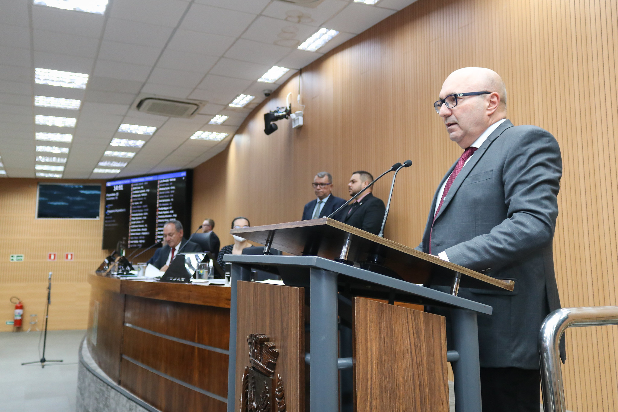 Divulgação Câmara Municipal Setores como transporte, saúde e educação também tiveram lugar na fala do prefeito aos vereadores
