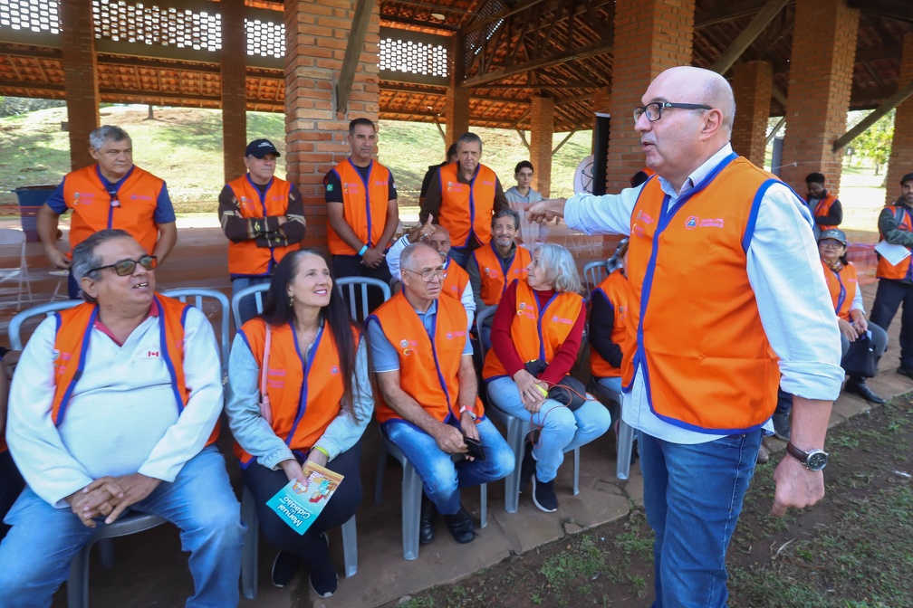 Fernanda Sunega O prefeito Dário Saadi participou da capacitação realizada no Parque Ecológico