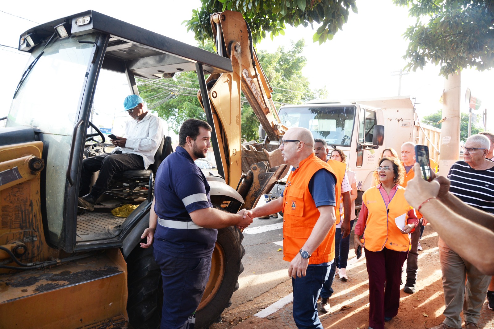 O prefeito Dário Saadi acompanhou o mutirão no São Bernardo