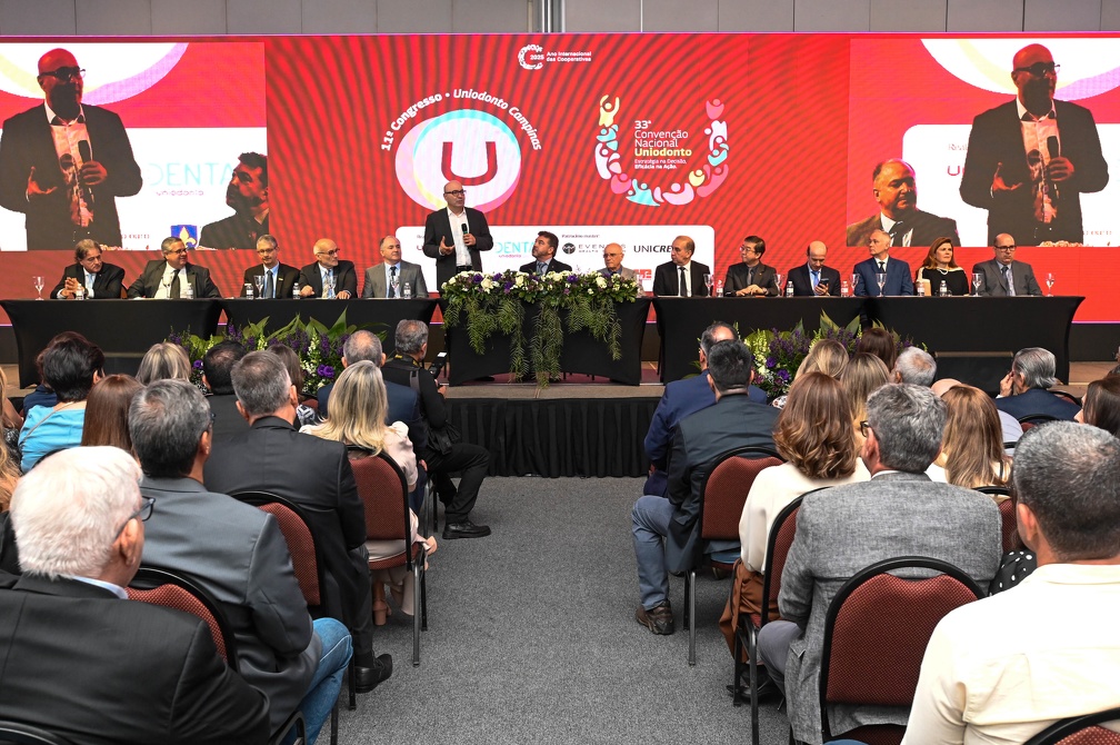 Rogério Capela/PMC Dário participou da abertura do 11º Congresso Uniodonto com foco em inovação e cooperativismo na odontologia