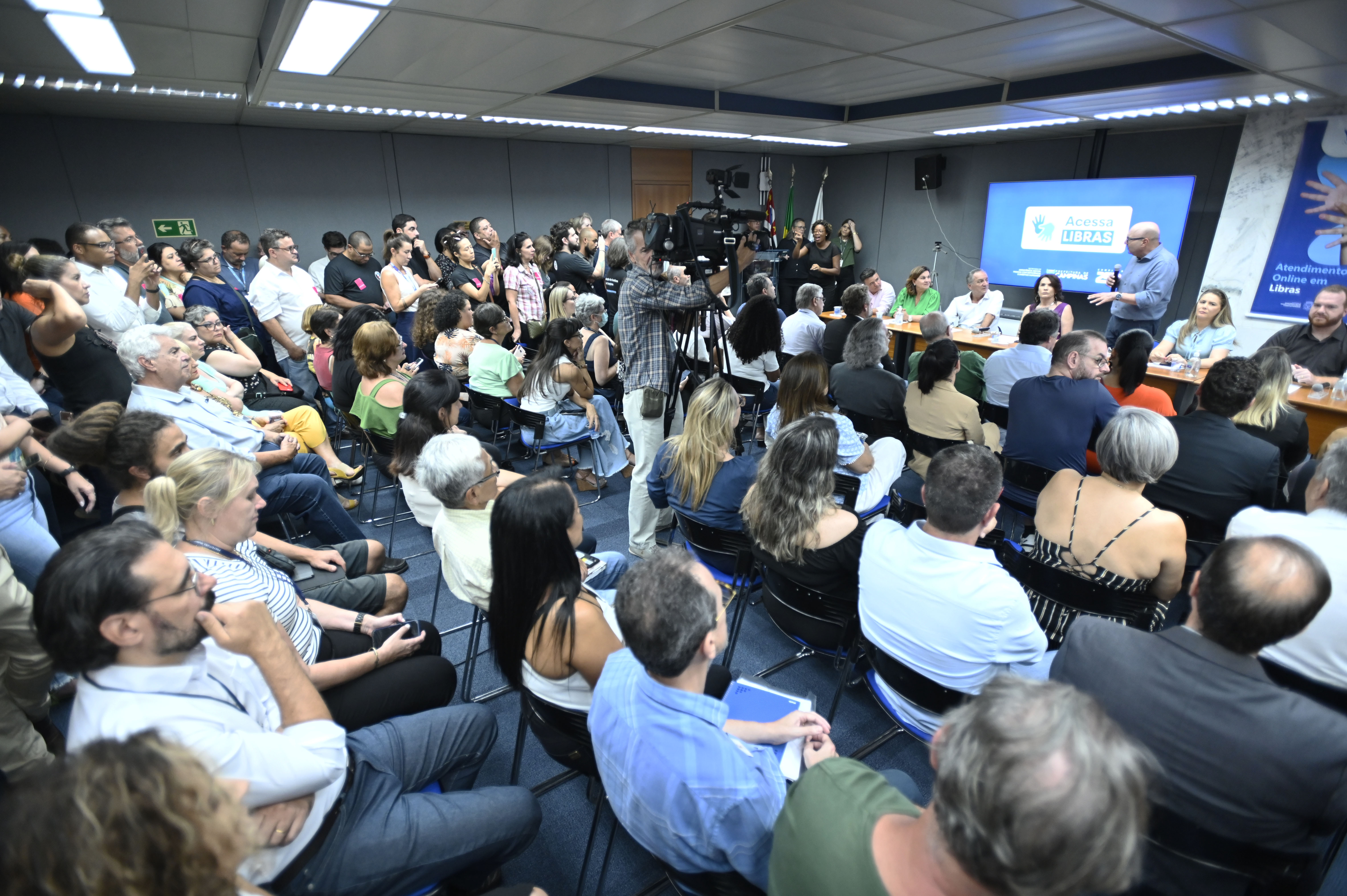 Público prestigiou o lançamento do programa 