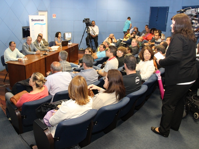 Oficina no Plenarinho da Câmara Municipal