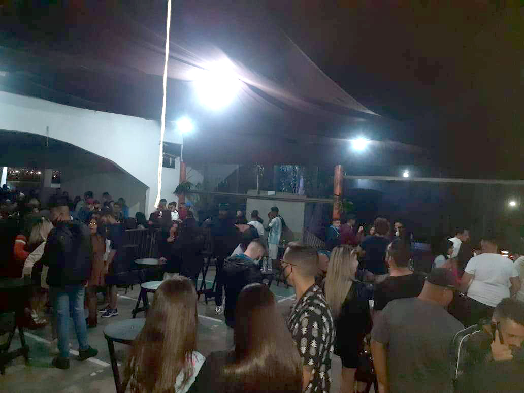 Festa na Chácara do Sol foi coibida. Aglomerações com mais de dez pessoas estão proibidas na cidade