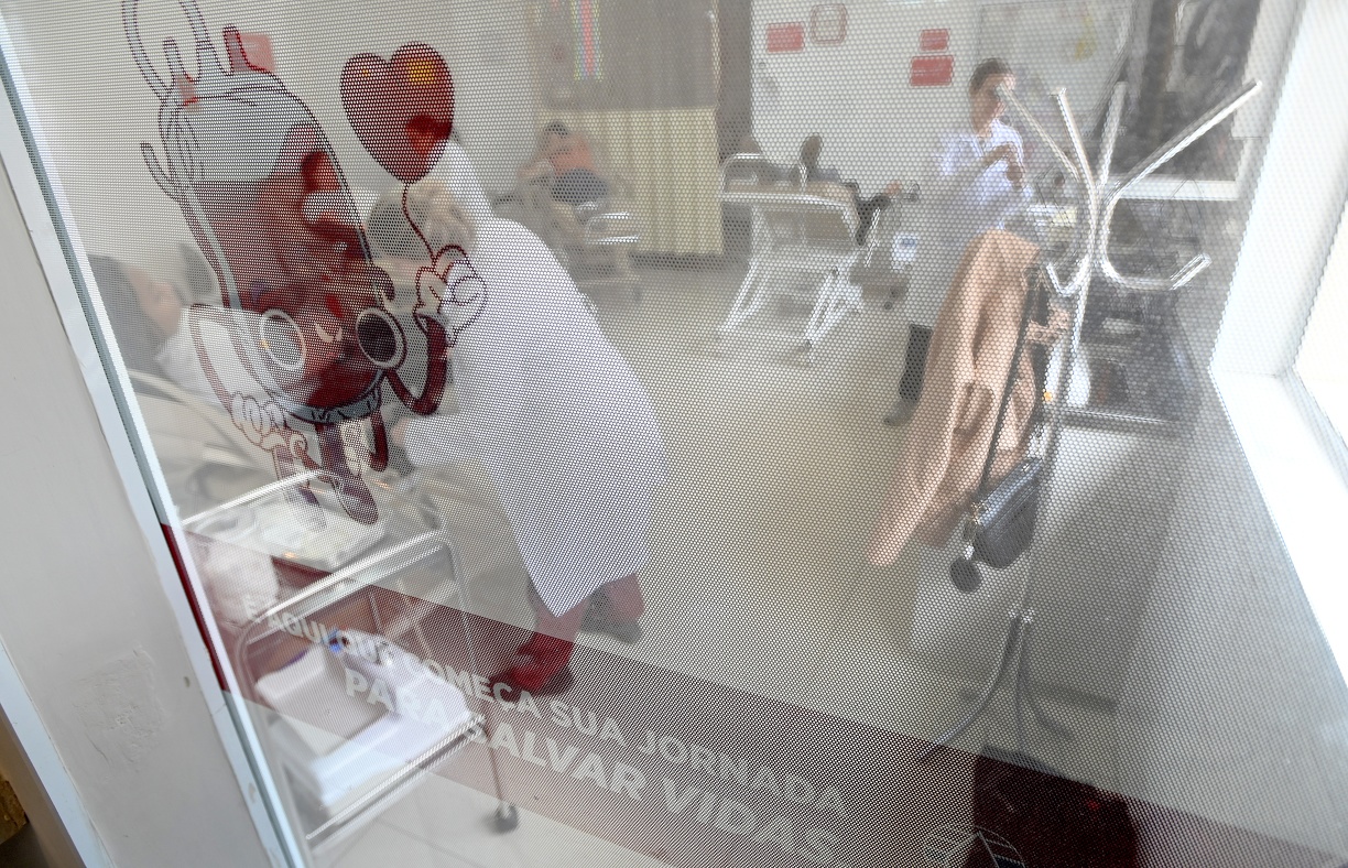 Carlos Bassan/PMC Podem fazer a doação de sangue, pessoas com idades entre 16 e 69 anos e ter peso mínimo 50 kg e máximo de 150 quilos