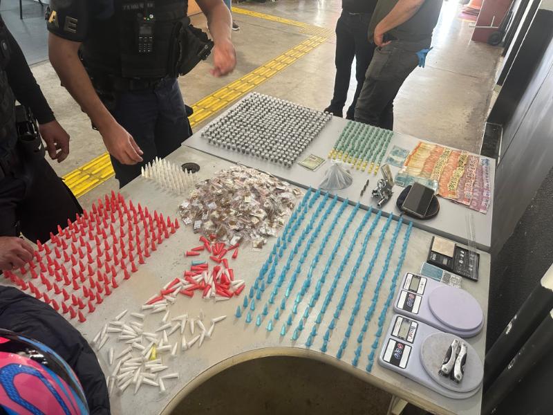 Divulgação GMs apreenderam crack, haxixe, maconha e cocaína