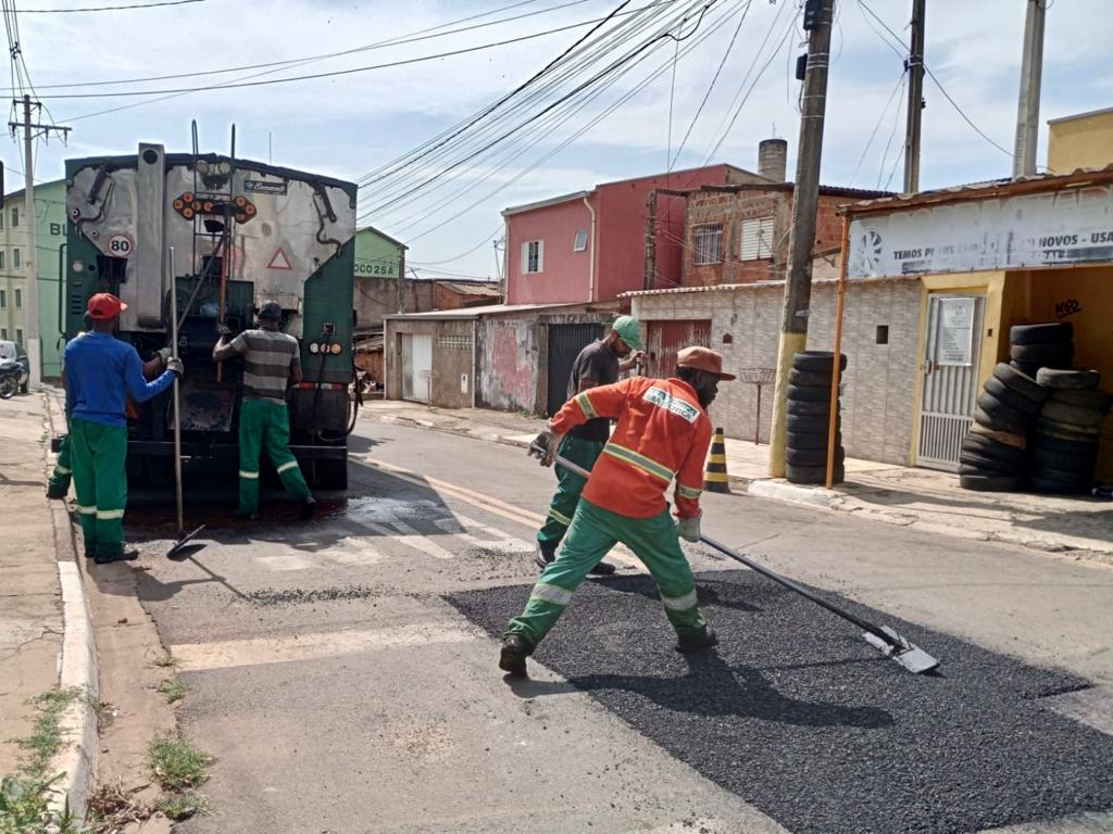 CDHU Renascença, na Nova Aparecida: período seco favorece o trabalho