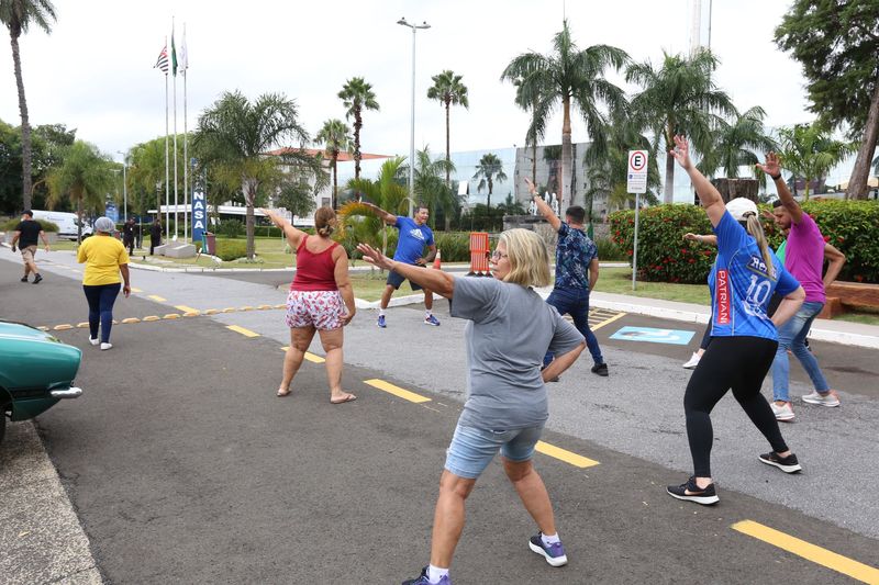 Público pode participar de treino funcional 