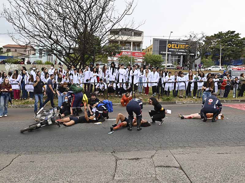 Ação simulou atropelamento de pedestre por moto em alta velocidade