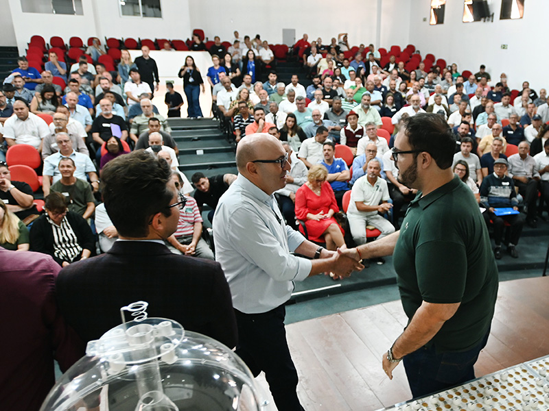 Prefeito desejou que mudança ajude taxistas e contribua para a excelência dos serviços