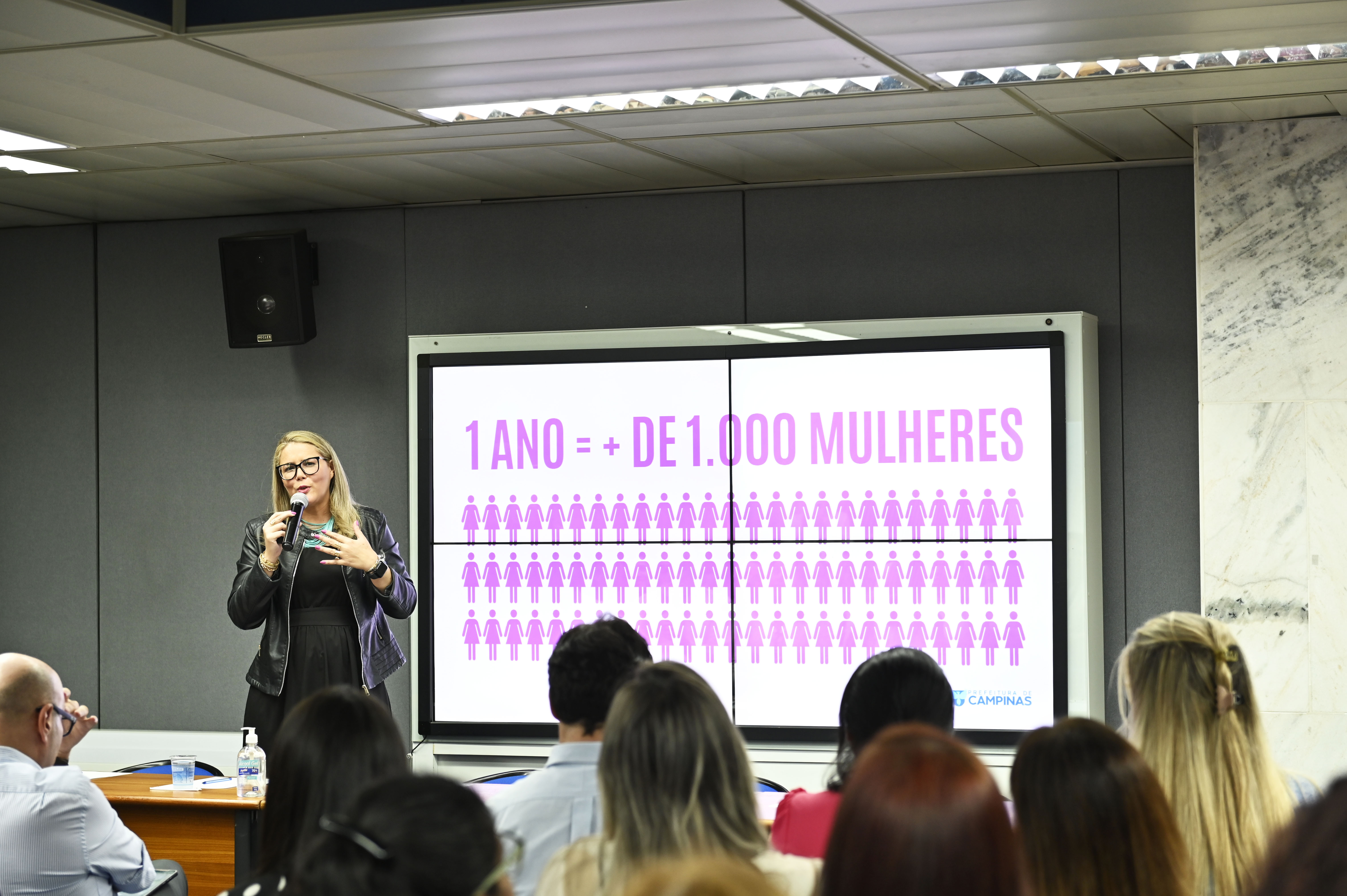 Secretária Vandecleya no lançamento do selo "Empresa Amiga da Mulher", criado pela Lei 16.417