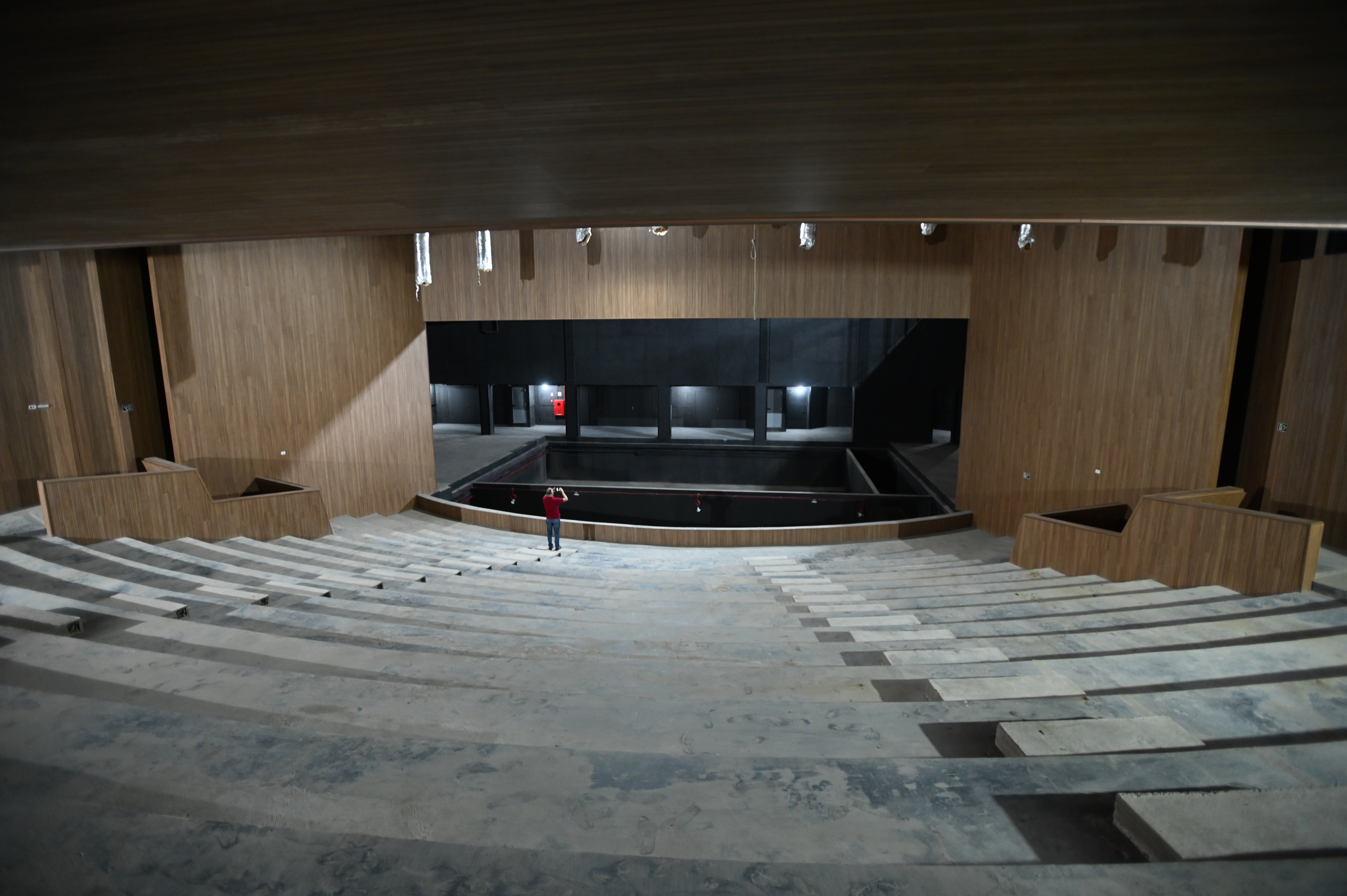 Teatro Luís Otávio Burnier, que já recebeu melhorias, será o foco da 2ª fase