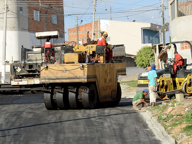 Cerca de 15 mil moradores serão beneficiados com as obras de pavimentação e drenagem