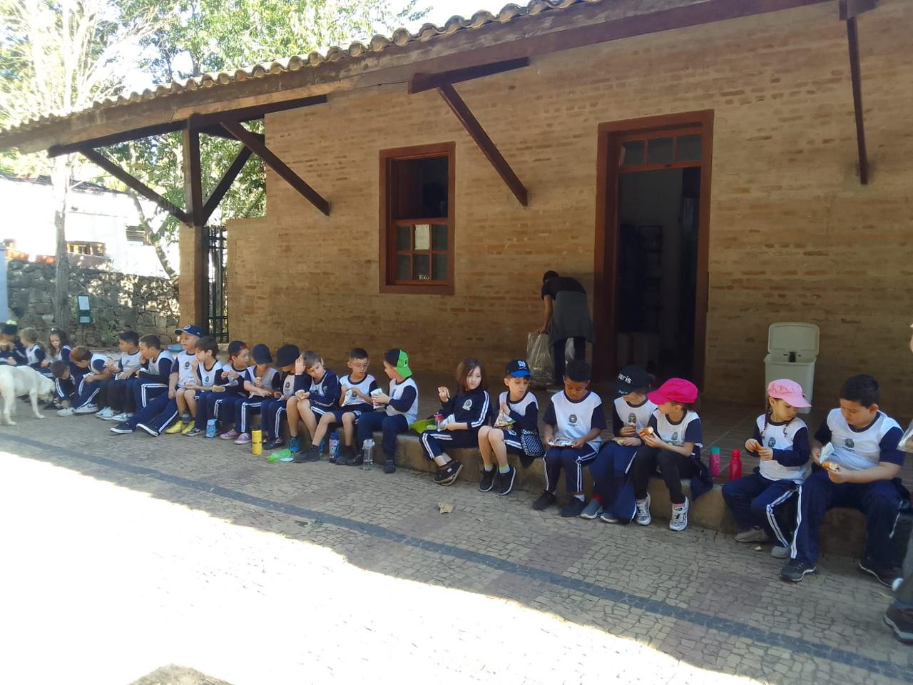 Divulgação Pausa para o lanche no Centro de Educação Ambiental de Joaquim Egídio, que funciona na antiga Estação do Bonde