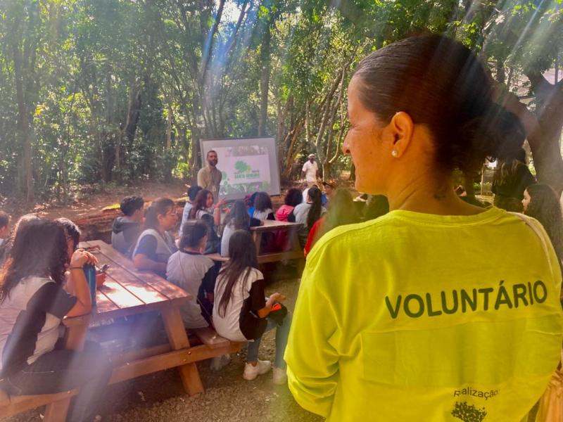 No ano passado, 21 voluntários permanentes atuaram nas atividades na Fundação que gerencia a Mata