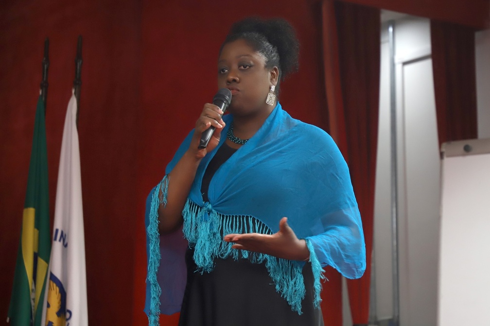 Secretária explica que melhorando a gestão dos servidores, a prestação de serviços para a população também é aprimorada