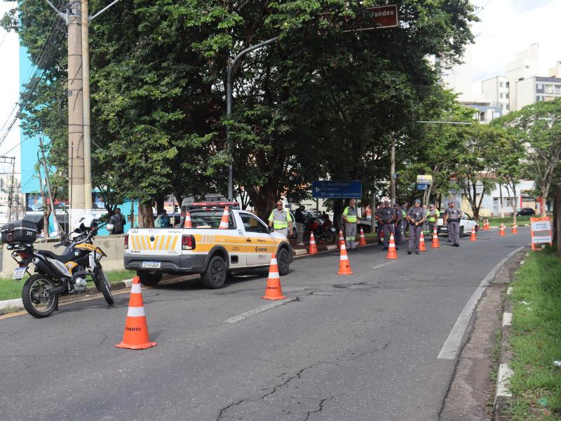 Operação realizada na região central mobilizou agentes da Emdec e da PM