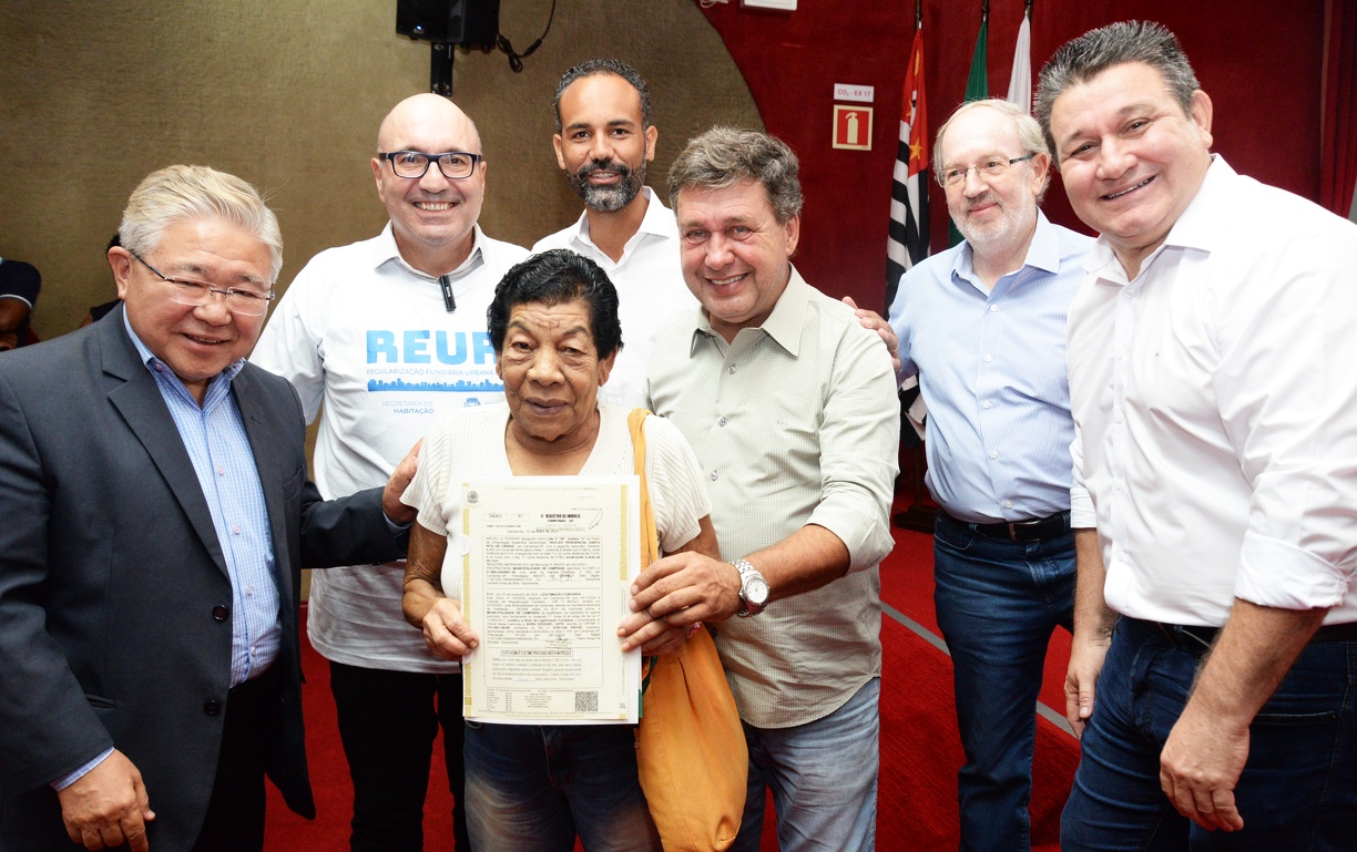 Moradores de quatro núcleos residenciais estiveram no Salão Vermelho nesta quinta-feira, 6