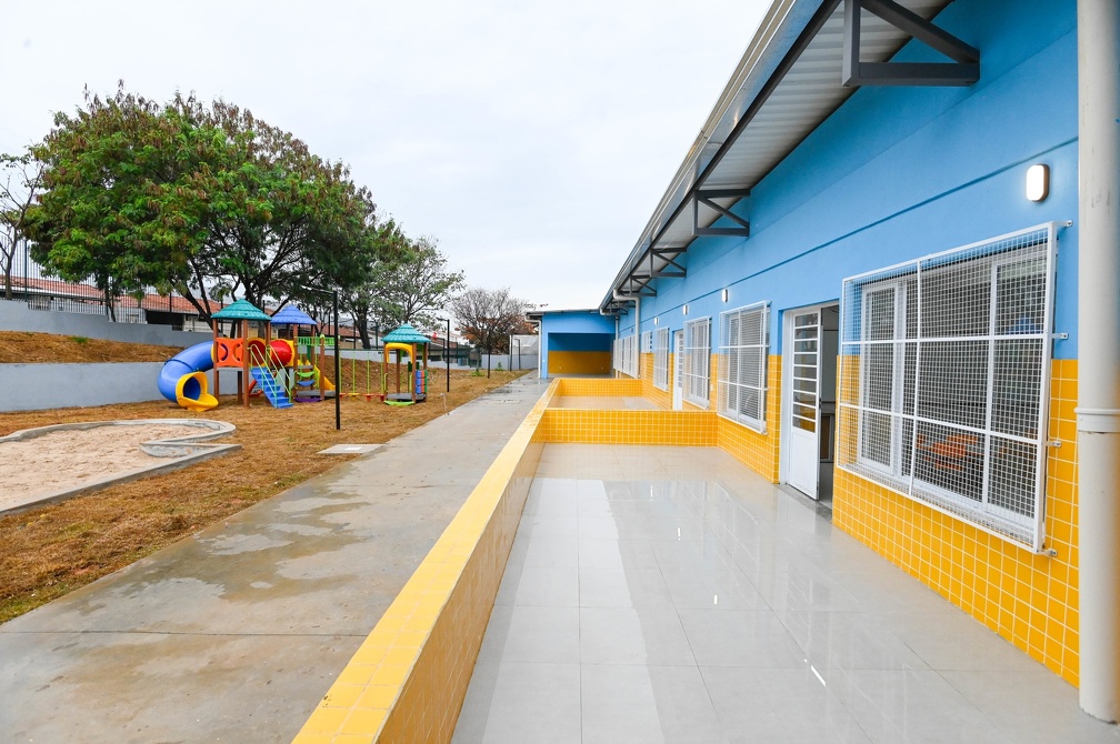 CEI Espaço do Amanhã Zacarias Pereira Borges, inaugurado no ano passado, atenderia os alunos do CEI Ruy de Almeida Barbosa, a apenas duas quadras de distância