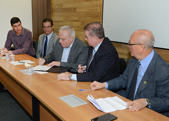 Prefeito de Valinhos, que terá melhor tratamento de esgoto 